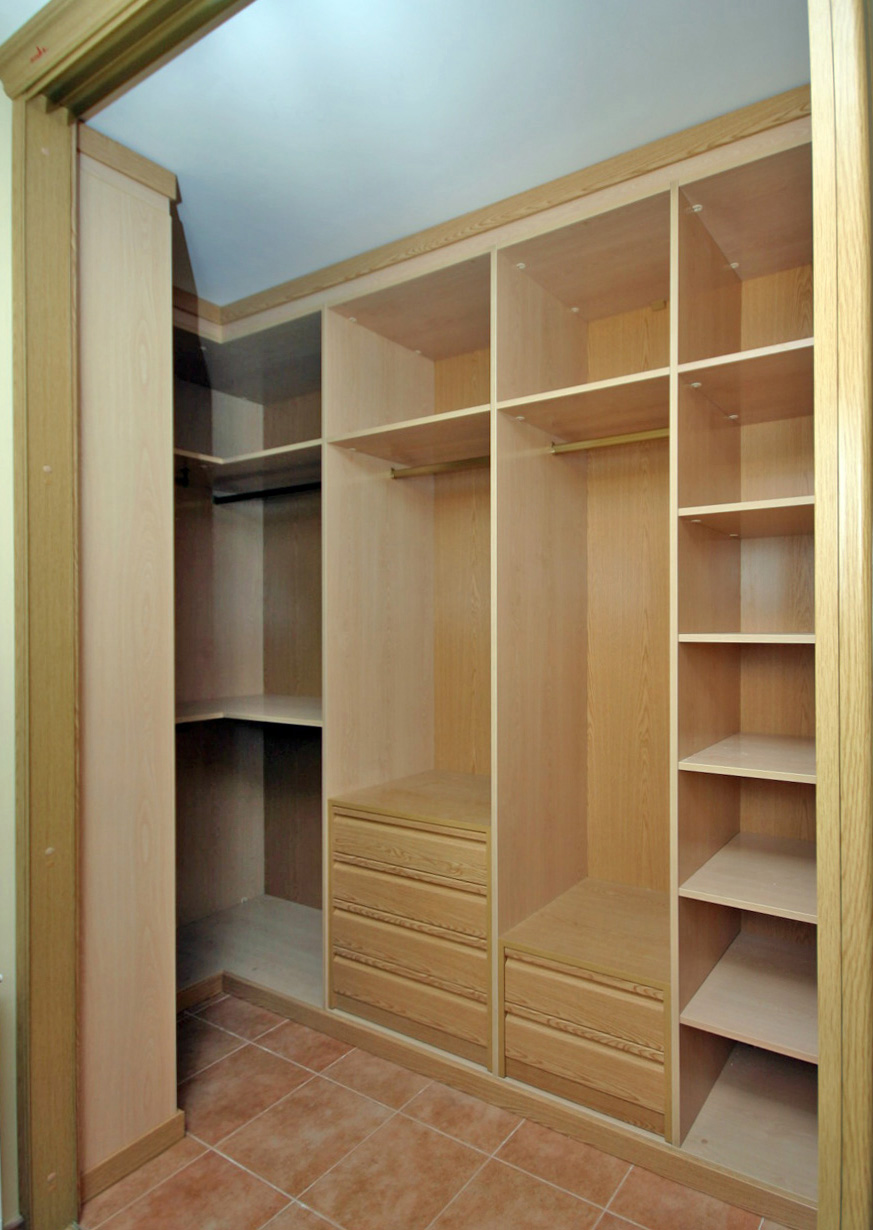 Vestidor Rena.